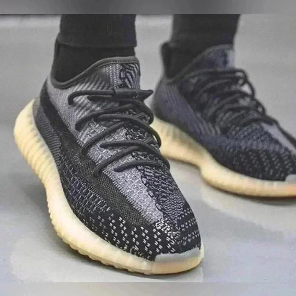 Adidas x Yeezy Black/Blue Knit Fabric Boost 350 v2 carbon Sneakers Size 5 1/2‎ - Picture 1 of 11